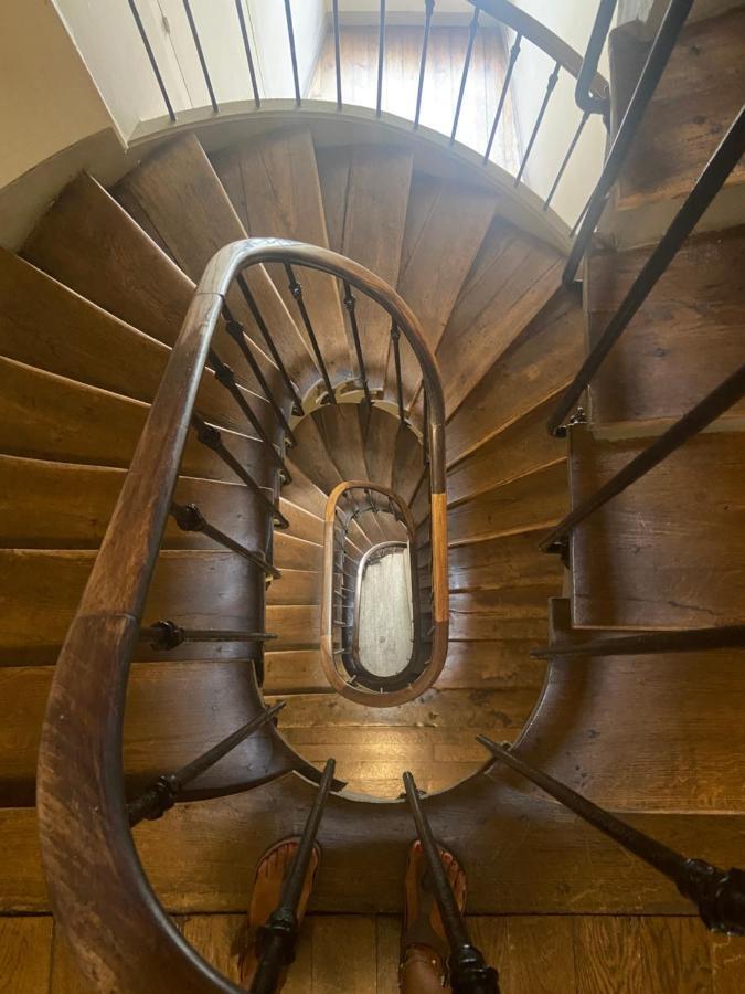 Tres Bel Appartement Montmartre París Exterior foto